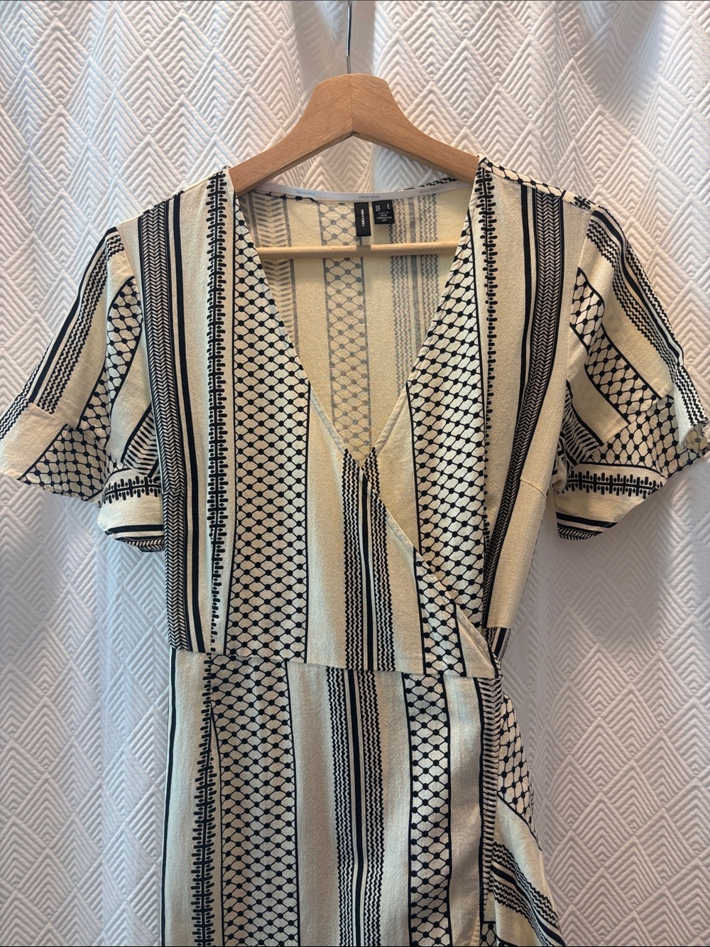 VERO MODA cotton Striped V-Neck Wrap Midi Dress in Cream and Black size S